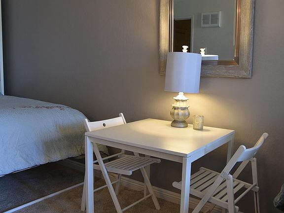 5th image of 1614 Hudson St APT 108