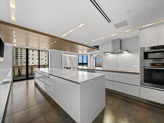 4th image of 9999 Collins Ave APT 6J