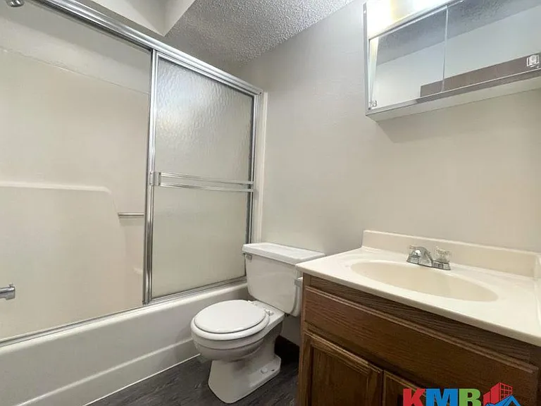 418 S Van Buren St — Photo 7