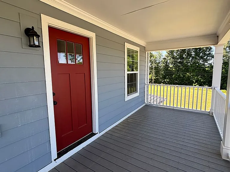 302 Royalview Dr — Photo 5