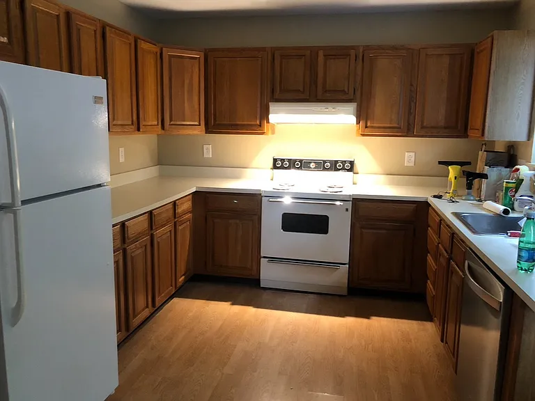 655 Success Ave #1 — Photo 1