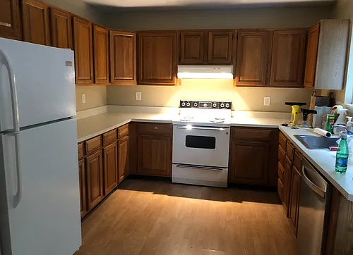 655 Success Ave #1 Photo 1