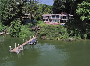 16000 Highland Dr, Spring Lake, MI 49456