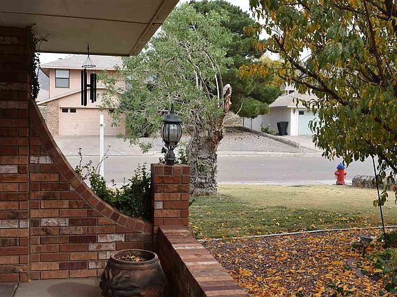 3rd image of 2525 Cherry Hills Dr