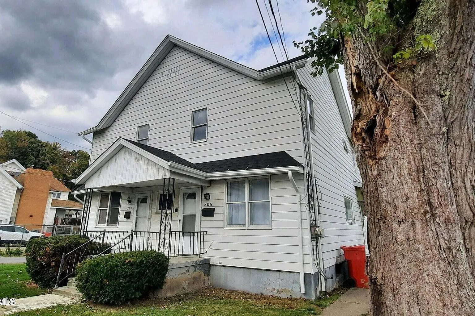 2 bed, 1.0 bath, 1100 sqft, $1,350 — Photo 1