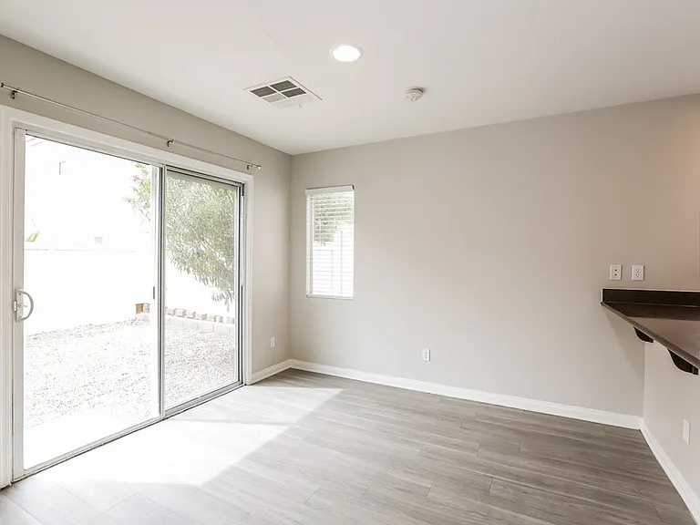 9469 Diamond Bridge Ave — Photo 6
