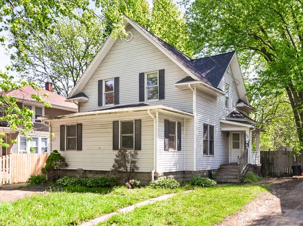 536 N 7th St, Dekalb, IL 60115