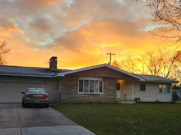 2176 Blackthorn Dr, Burton, MI 48509