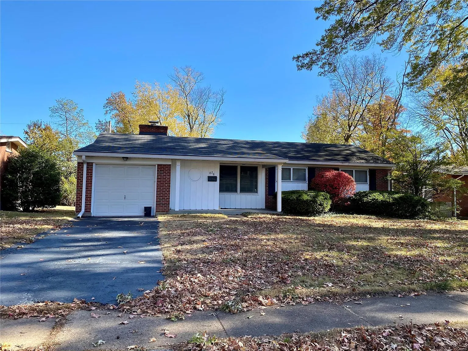 828 Thornberry Ln photo 1