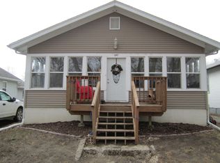 647 Simmons Ave SE, Huron, SD 57350