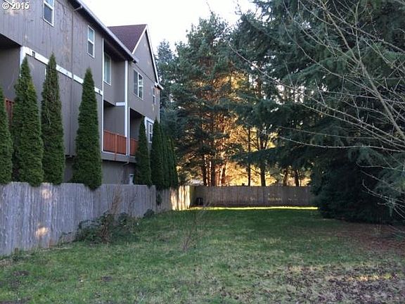 3rd image of 320 NW Cornelius Pass Rd