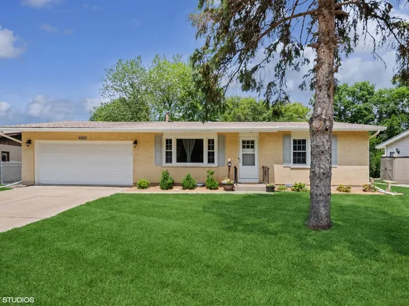 4412 Sussex Dr, McHenry, IL 60050