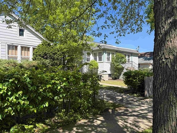 4th image of 1728 Brown Ave