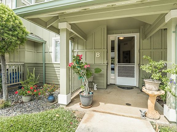 2nd image of 33 Kaalea Way APT 10B