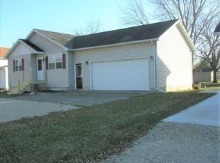 226 Oak St, Osage, IA 50461