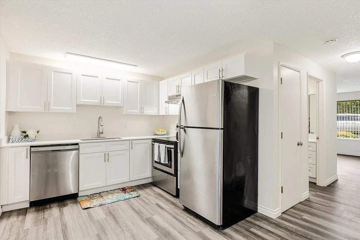 Heritage Crossing Townhome Apartments — Photo 1