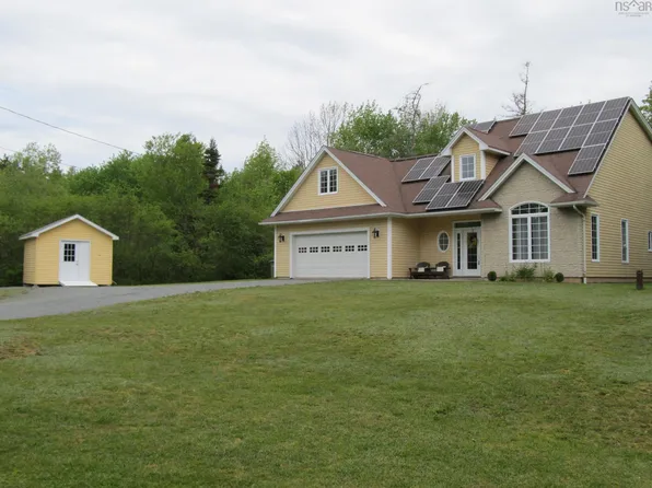2249 Sackville Dr, Halifax, NS B4E 3C6