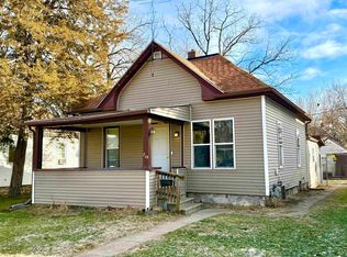 719 W 1st St, Waterloo, IA 50701
