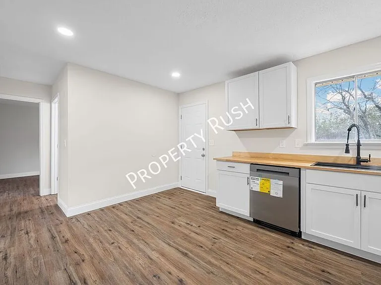 3336 Gundy Dr #B — Photo 9