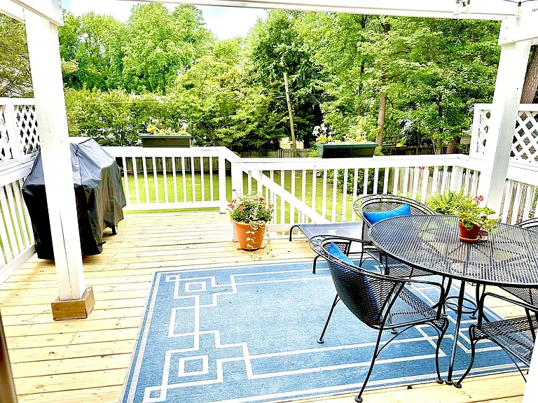 1210 Foxcroft Rd — Photo 24