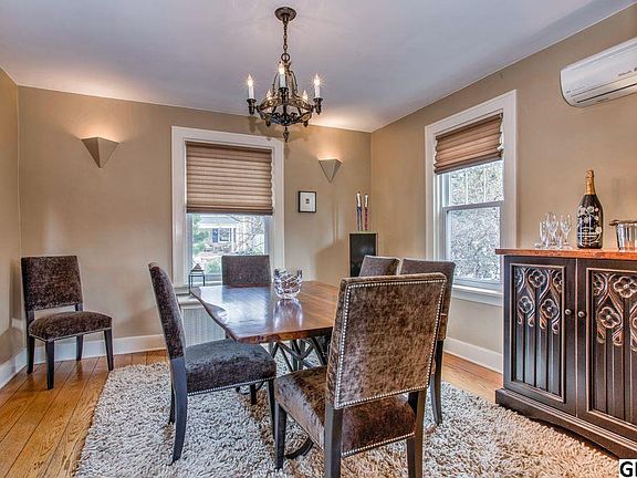 3rd image of 243 Edward St