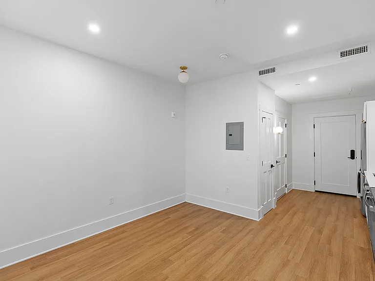 31 Hope St #105 — Photo 2