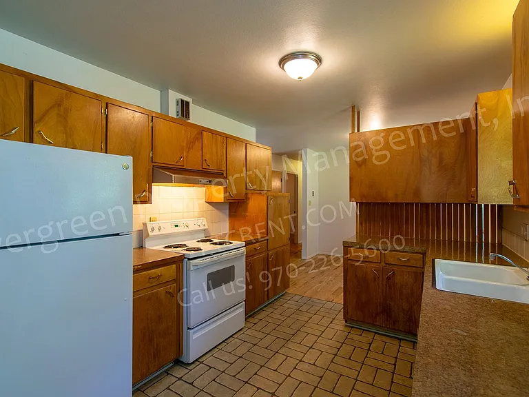 1117 Fairview Dr — Photo 6