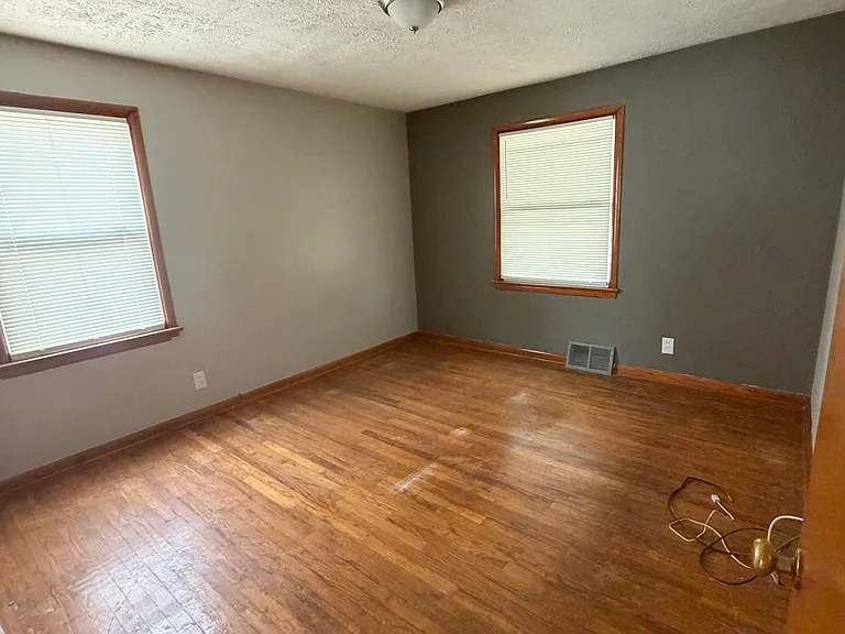 11212 Dove Ave — Photo 3