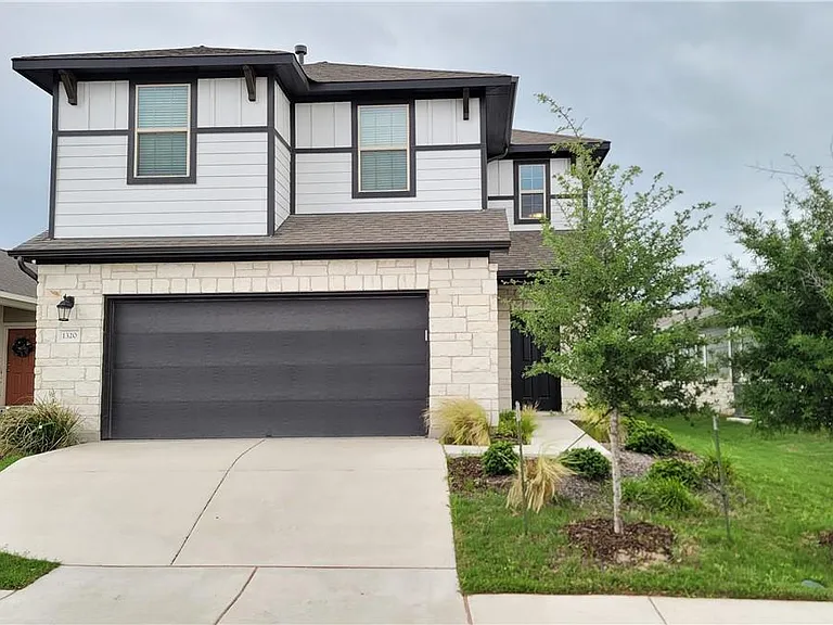 1320 Ambler Dr — Photo 1