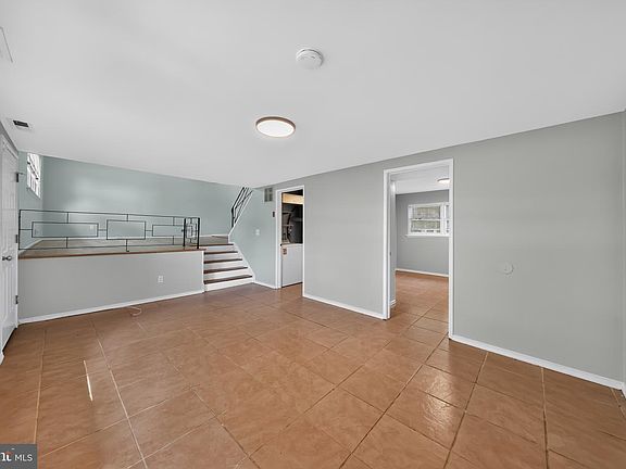 4th image of 714 S Harmony Rd