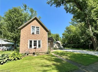 548 Lakeview Ave, Conneaut, OH 44030