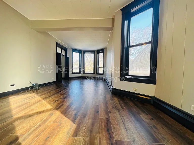 3408 N Greenview Ave #2 — Photo 3