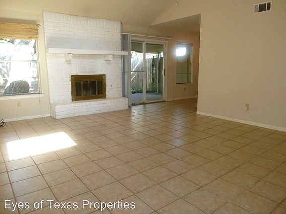 2nd image of 8816-A Mesa Dr