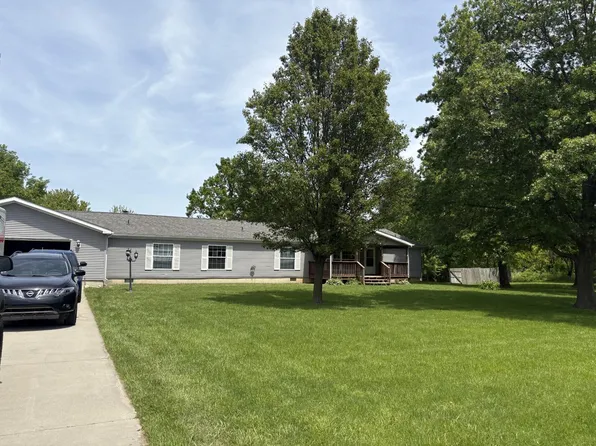 8202 Oklahoma Ct, Merrillville, IN 46410