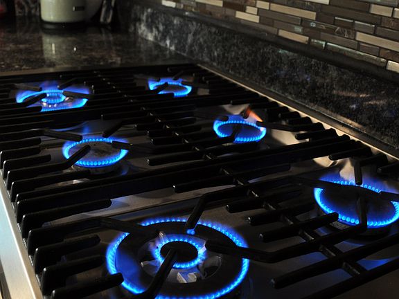 Gourmet gas cooktop