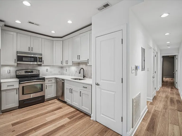 1317 Harvard St NW #1 — Photo 8