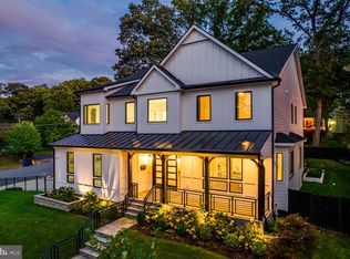 4200 40th St N, Arlington, VA 22207