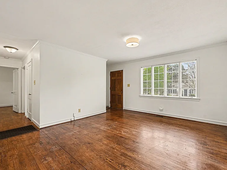 1811 Lynnwood Dr #2 — Photo 8