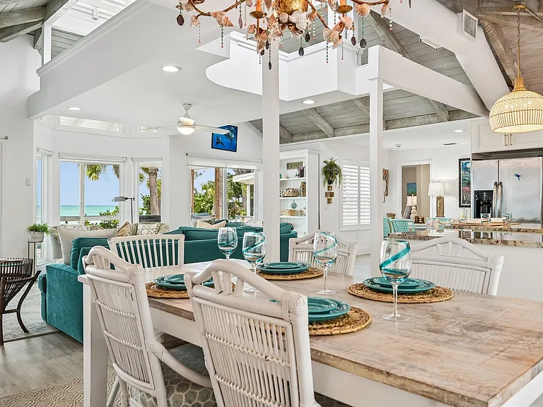 Dining table/seating for 6