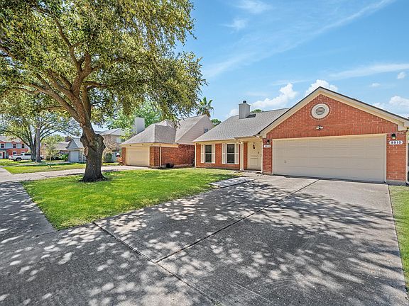 2nd image of 9915 Villa Verde Dr