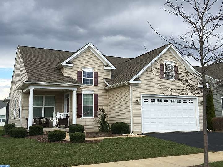 1st image of 410 Topiary Ln