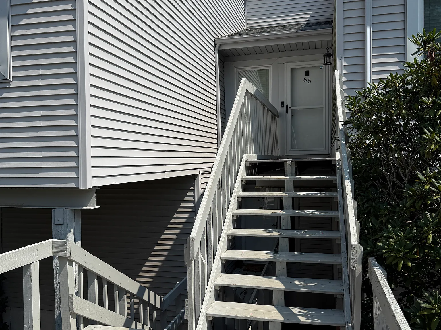 2 bed, 1.5 bath, 851 sqft, $1,300 — Photo 2