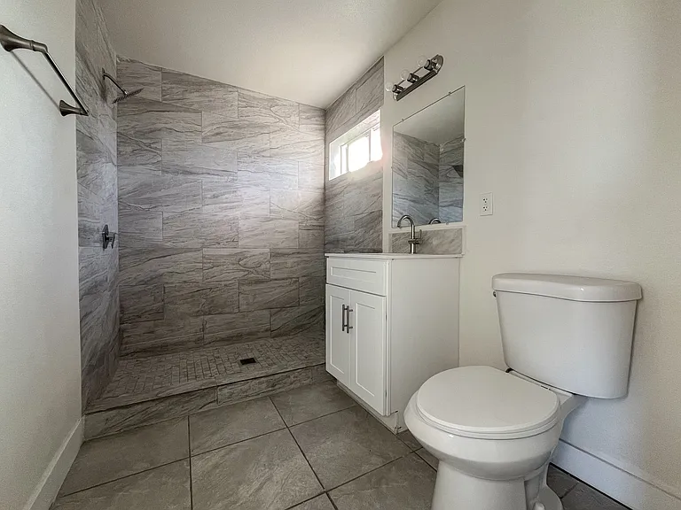 5017 Clara St — Photo 12