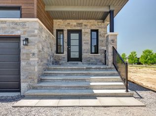 906 Chablis Cres #A, Russell, ON K0A1W0