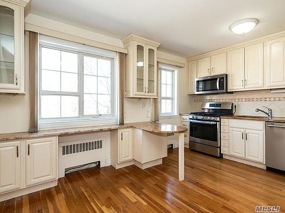 3rd image of 24 Nathan Hale Dr APT 78A
