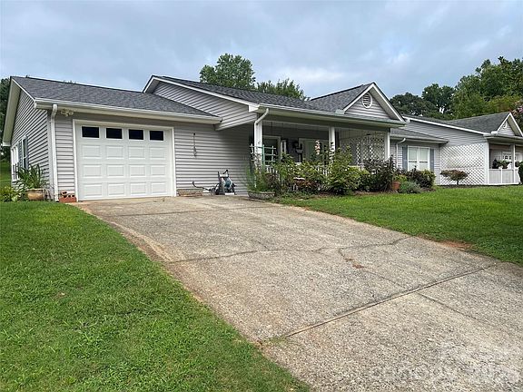 2nd image of 111 Holly Ct