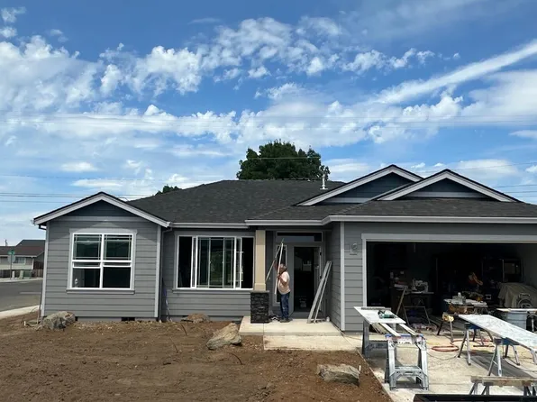 3781 Nicholas Way, White City, OR 97503