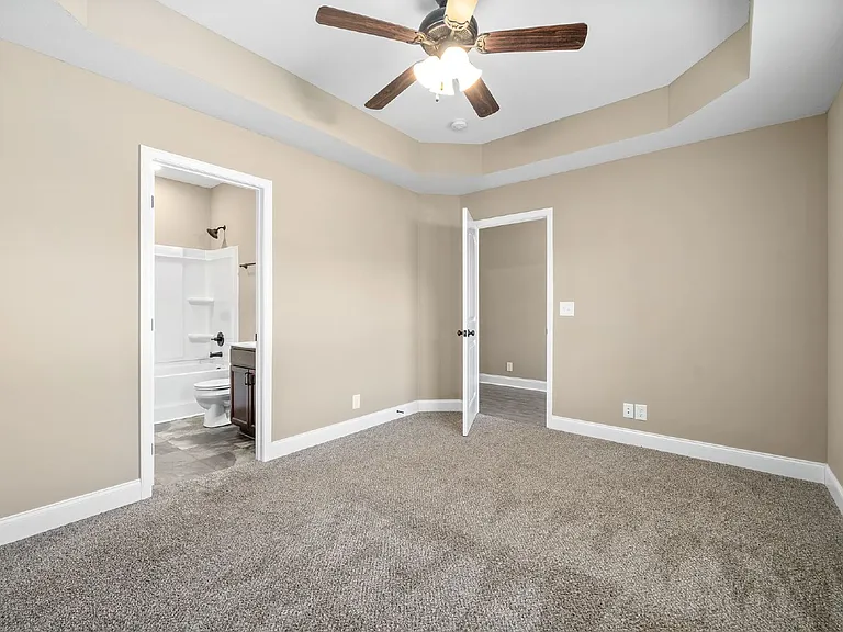 172 Dundee Dr — Photo 8