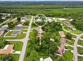 912 SE Thornhill Dr, Port Saint Lucie, FL 34983