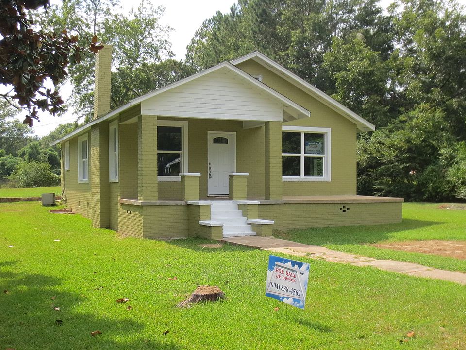 Freshly Painted! Large Lot!